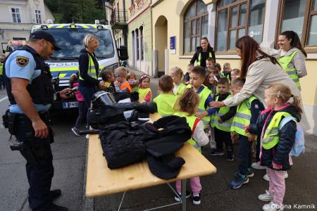 Otroci kamniških šol in vrtcev rajali na Glavnem trgu in se učili o trajnostni mobilnosti (37)